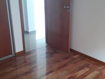Departamento en venta - 2 Dormitorios 1 Baño - Cochera - 85mts2 - La Plata