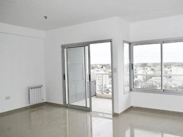 Departamento en venta - 2 Dormitorios 1 Baño - Cochera - 85mts2 - La Plata