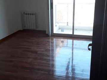 Departamento en venta - 2 Dormitorios 1 Baño - Cochera - 85mts2 - La Plata