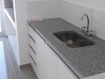 Departamento en venta - 2 Dormitorios 1 Baño - Cochera - 85mts2 - La Plata
