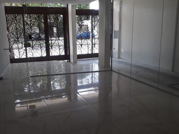 Departamento en venta - 2 Dormitorios 1 Baño - Cochera - 85mts2 - La Plata