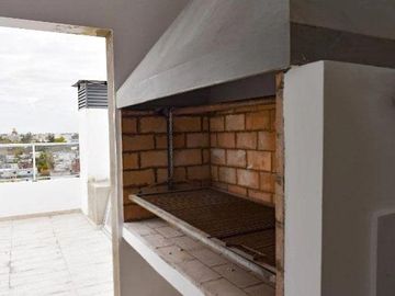 Departamento en venta - 2 Dormitorios 1 Baño - Cochera - 85mts2 - La Plata