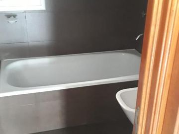 Departamento en venta - 2 Dormitorios 1 Baño - Cochera - 85mts2 - La Plata