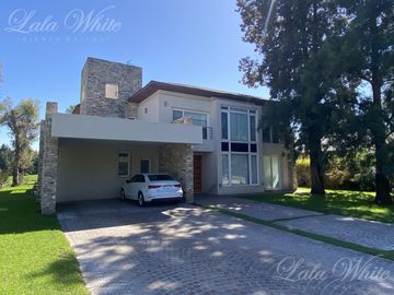 Casa en venta en Saint Thomas Este Canning