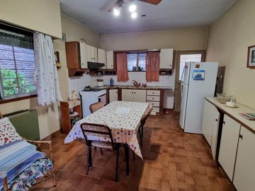 Importante chalet en Bernal Oeste