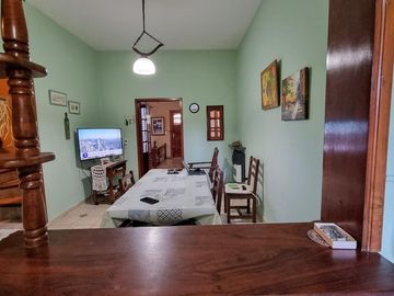 Importante chalet en Bernal Oeste