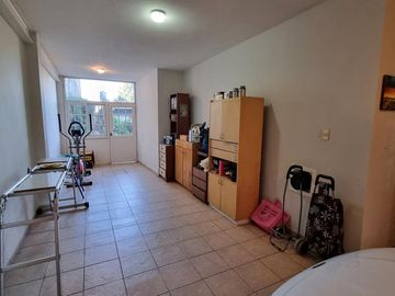 Importante chalet en Bernal Oeste