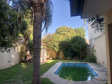 Excelente inmueble 3 dorm - 3 baños - garage - jardín y pileta - VENTA DIRECTA!!