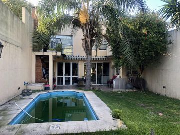 Excelente inmueble 3 dorm - 3 baños - garage - jardín y pileta - VENTA DIRECTA!!