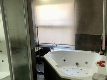 Excelente inmueble 3 dorm - 3 baños - garage - jardín y pileta - VENTA DIRECTA!!