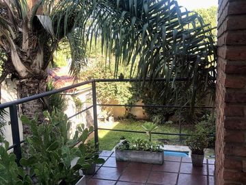 Excelente inmueble 3 dorm - 3 baños - garage - jardín y pileta - VENTA DIRECTA!!