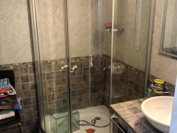 Excelente inmueble 3 dorm - 3 baños - garage - jardín y pileta - VENTA DIRECTA!!