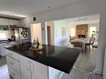 Casa en  VENTA a la laguna-VILLANUEVA- BARRIO SAN RAFAEL