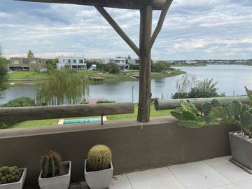 Casa en  VENTA a la laguna-VILLANUEVA- BARRIO SAN RAFAEL