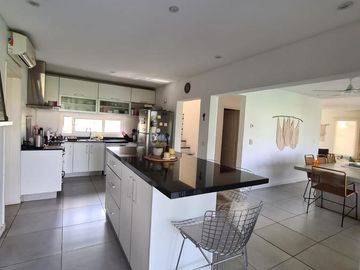Casa en  VENTA a la laguna-VILLANUEVA- BARRIO SAN RAFAEL