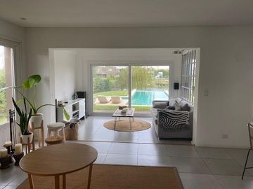 Casa en  VENTA a la laguna-VILLANUEVA- BARRIO SAN RAFAEL