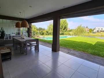 Casa en  VENTA a la laguna-VILLANUEVA- BARRIO SAN RAFAEL