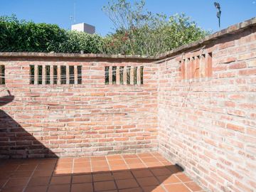 Casa en venta - 3 Dormitorios 3 Baños - Cochera - 1.800mts2 - Villa Allende