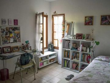 Casa en venta - 3 Dormitorios 3 Baños - Cochera - 1.800mts2 - Villa Allende
