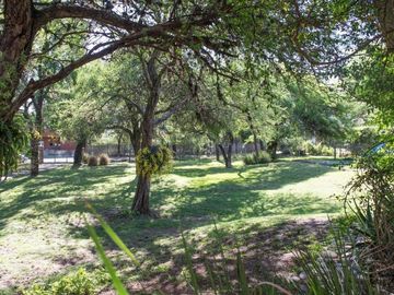 Casa en venta - 3 Dormitorios 3 Baños - Cochera - 1.800mts2 - Villa Allende