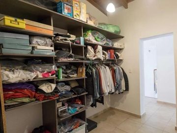 Casa en venta - 3 Dormitorios 3 Baños - Cochera - 1.800mts2 - Villa Allende