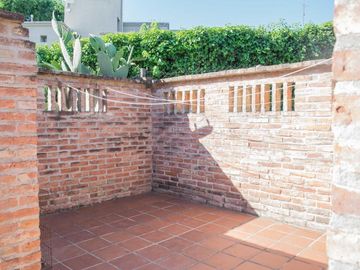 Casa en venta - 3 Dormitorios 3 Baños - Cochera - 1.800mts2 - Villa Allende