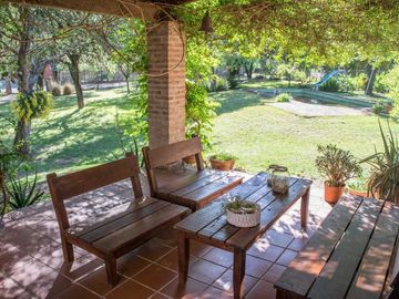Casa en venta - 3 Dormitorios 3 Baños - Cochera - 1.800mts2 - Villa Allende
