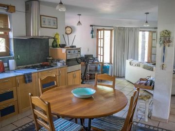Casa en venta - 3 Dormitorios 3 Baños - Cochera - 1.800mts2 - Villa Allende