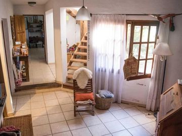 Casa en venta - 3 Dormitorios 3 Baños - Cochera - 1.800mts2 - Villa Allende