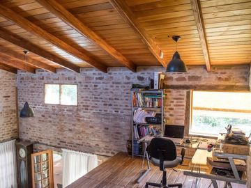 Casa en venta - 3 Dormitorios 3 Baños - Cochera - 1.800mts2 - Villa Allende