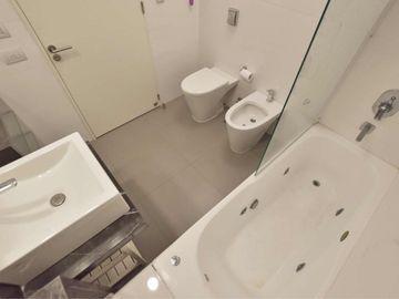 Departamento en venta - 2 Dormitorios 2 Baños - Cochera - 77.8Mts2 - Florida, Vicente Lopez
