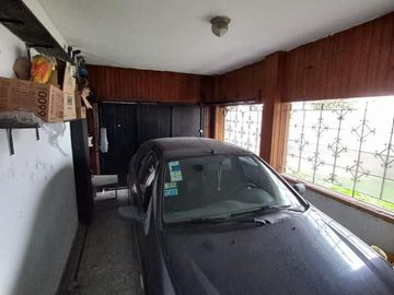 Casa en venta - 2 dormitorios 1 baño - 120mts2 - Lanús