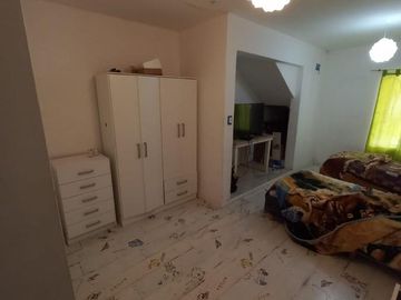 Casa en venta - 2 dormitorios 1 baño - 120mts2 - Lanús