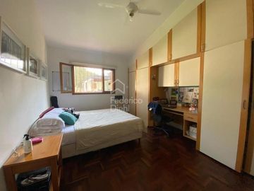 CASA EN VENTA ARGUELLO -  MEJOR UBICACION ZONA COLEGIOS