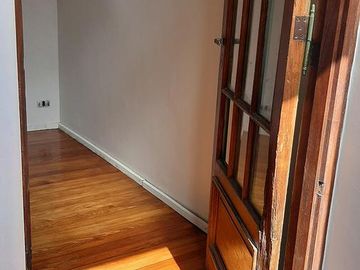 PH en venta de 3 ambientes mas escritorio super luminoso en excelente estado