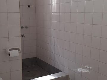 PH en venta de 3 ambientes mas escritorio super luminoso en excelente estado