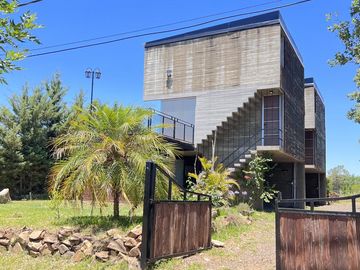 Inversión Complejo de 2 Dúplex con piscina Barrio Terrazas del Golf Colon