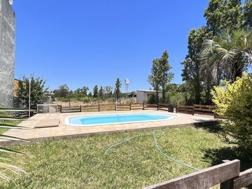Inversión Complejo de 2 Dúplex con piscina Barrio Terrazas del Golf Colon