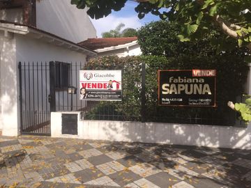 Chalet en Excelente Ubicación, Zona Residencial!!!!! Belgrano 141, Monte Grande.-
