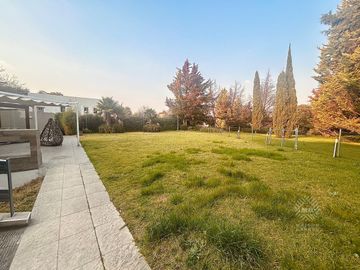 Renta de casa con hermosa vista en Hacienda de Valle Escondido