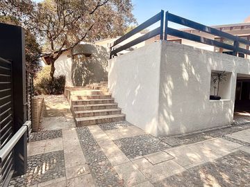 Renta de casa con hermosa vista en Hacienda de Valle Escondido