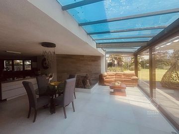 Renta de casa con hermosa vista en Hacienda de Valle Escondido