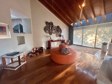 Renta de casa con hermosa vista en Hacienda de Valle Escondido