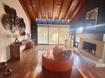 Renta de casa con hermosa vista en Hacienda de Valle Escondido