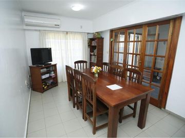 Casa en venta - 3 dormitorios 2 baños 2 cocheras - 230mts2 - Tolosa