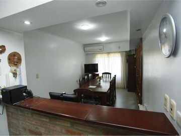 Casa en venta - 3 dormitorios 2 baños 2 cocheras - 230mts2 - Tolosa