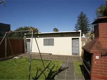 Casa en venta - 3 dormitorios 2 baños 2 cocheras - 230mts2 - Tolosa