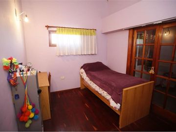 Casa en venta - 3 dormitorios 2 baños 2 cocheras - 230mts2 - Tolosa