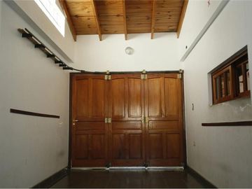 Casa en venta - 3 dormitorios 2 baños 2 cocheras - 230mts2 - Tolosa