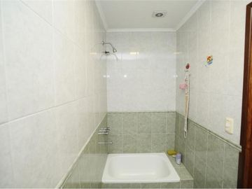 Casa en venta - 3 dormitorios 2 baños 2 cocheras - 230mts2 - Tolosa